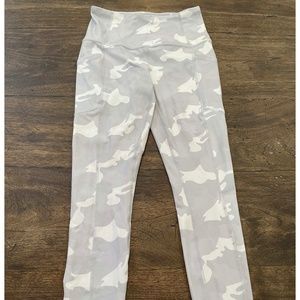 Camo Yoga Pants (NWOT)
